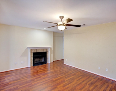 1304 Harwell Drive - Photo Thumbnail 2