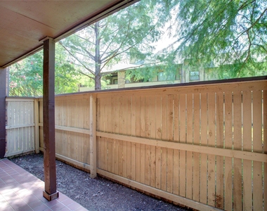 1304 Harwell Drive - Photo Thumbnail 15