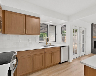 11231 Pelican Drive - Photo Thumbnail 11