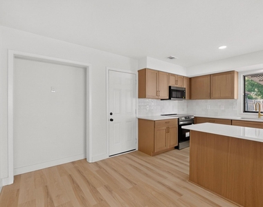 11231 Pelican Drive - Photo Thumbnail 12