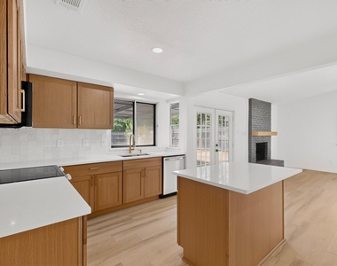 11231 Pelican Drive - Photo Thumbnail 9