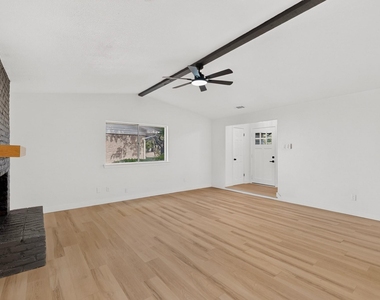 11231 Pelican Drive - Photo Thumbnail 4