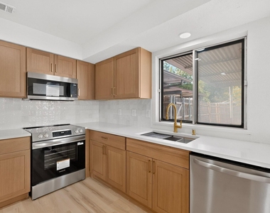 11231 Pelican Drive - Photo Thumbnail 10