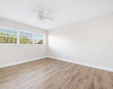 2455 Ne 51st Street - Photo Thumbnail 22