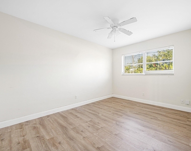 2455 Ne 51st Street - Photo Thumbnail 23
