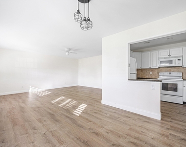 2455 Ne 51st Street - Photo Thumbnail 7