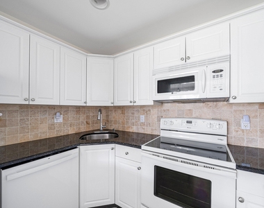 2455 Ne 51st Street - Photo Thumbnail 2