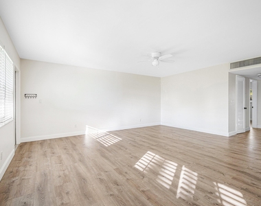 2455 Ne 51st Street - Photo Thumbnail 11