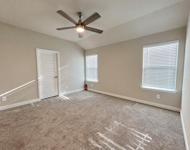606 Capstone Circle - Photo Thumbnail 7