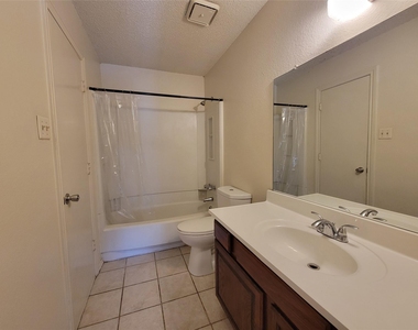 1324 Bluffview Drive - Photo Thumbnail 6