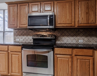 7025 Michael Drive - Photo Thumbnail 6