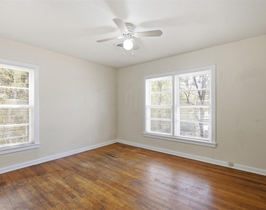 809 S Brazos Street - Photo Thumbnail 10