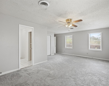 809 S Brazos Street - Photo Thumbnail 14