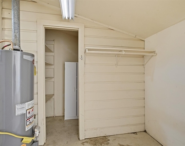 809 S Brazos Street - Photo Thumbnail 9