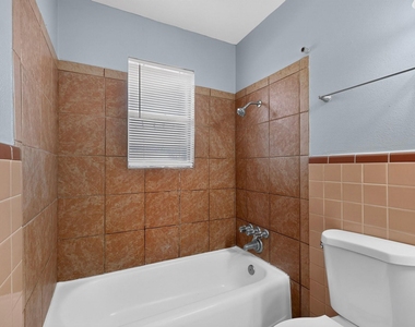 222 W Union Bower Road - Photo Thumbnail 21