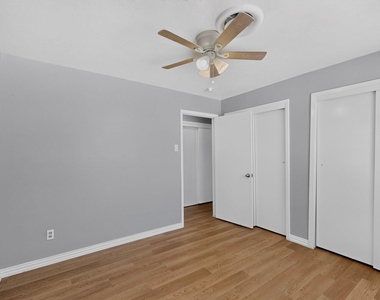 222 W Union Bower Road - Photo Thumbnail 17