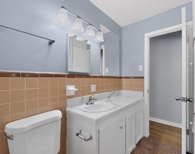 222 W Union Bower Road - Photo Thumbnail 20