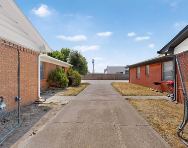 222 W Union Bower Road - Photo Thumbnail 27
