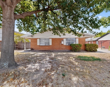 222 W Union Bower Road - Photo Thumbnail 2