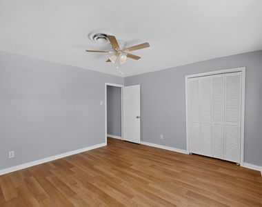 222 W Union Bower Road - Photo Thumbnail 24