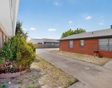 222 W Union Bower Road - Photo Thumbnail 26