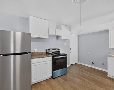 222 W Union Bower Road - Photo Thumbnail 11