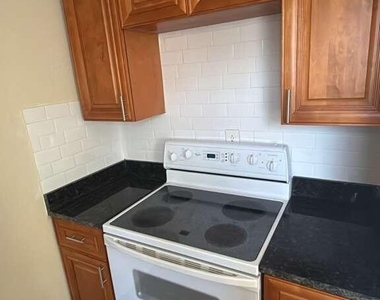 3722 Henry Avenue - Photo Thumbnail 3