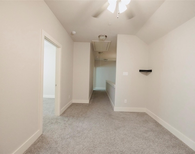 825 Eaglescliffe Landing - Photo Thumbnail 11