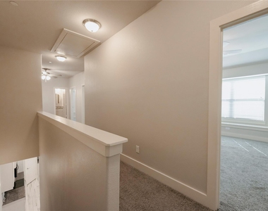 825 Eaglescliffe Landing - Photo Thumbnail 17