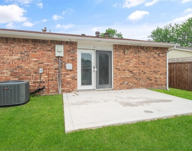 809 Sunny Slope Drive - Photo Thumbnail 13