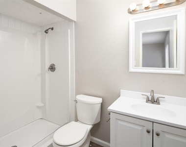 809 Sunny Slope Drive - Photo Thumbnail 12