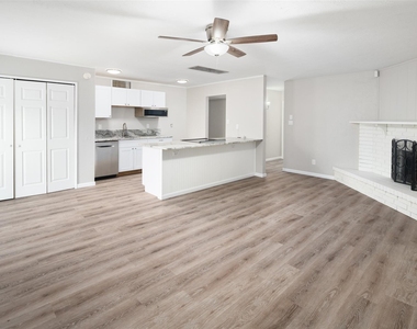 809 Sunny Slope Drive - Photo Thumbnail 7