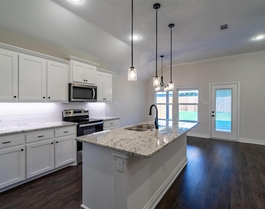 908 Tippit Lane - Photo Thumbnail 15