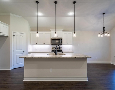908 Tippit Lane - Photo Thumbnail 17