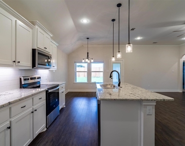 908 Tippit Lane - Photo Thumbnail 12