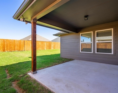 908 Tippit Lane - Photo Thumbnail 2