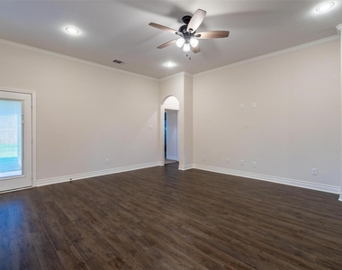 908 Tippit Lane - Photo Thumbnail 8