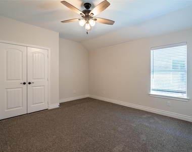 908 Tippit Lane - Photo Thumbnail 9