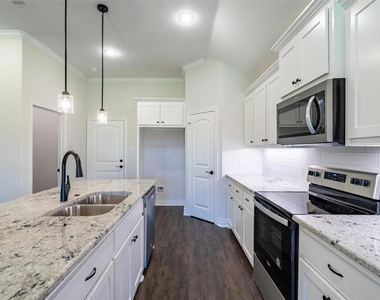 908 Tippit Lane - Photo Thumbnail 14