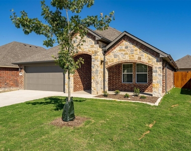 908 Tippit Lane - Photo Thumbnail 1