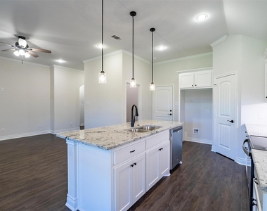 908 Tippit Lane - Photo Thumbnail 16
