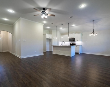 908 Tippit Lane - Photo Thumbnail 7