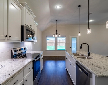 908 Tippit Lane - Photo Thumbnail 5