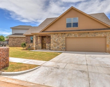 1318 Lauren Lane - Photo Thumbnail 2