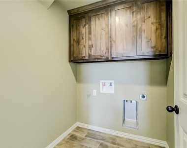 1318 Lauren Lane - Photo Thumbnail 26