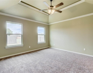 1318 Lauren Lane - Photo Thumbnail 17