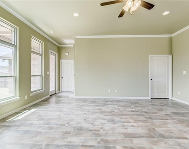 1318 Lauren Lane - Photo Thumbnail 12