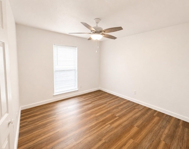 542 Hanover Drive - Photo Thumbnail 10