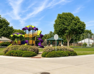 542 Hanover Drive - Photo Thumbnail 14
