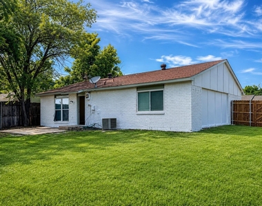 542 Hanover Drive - Photo Thumbnail 12